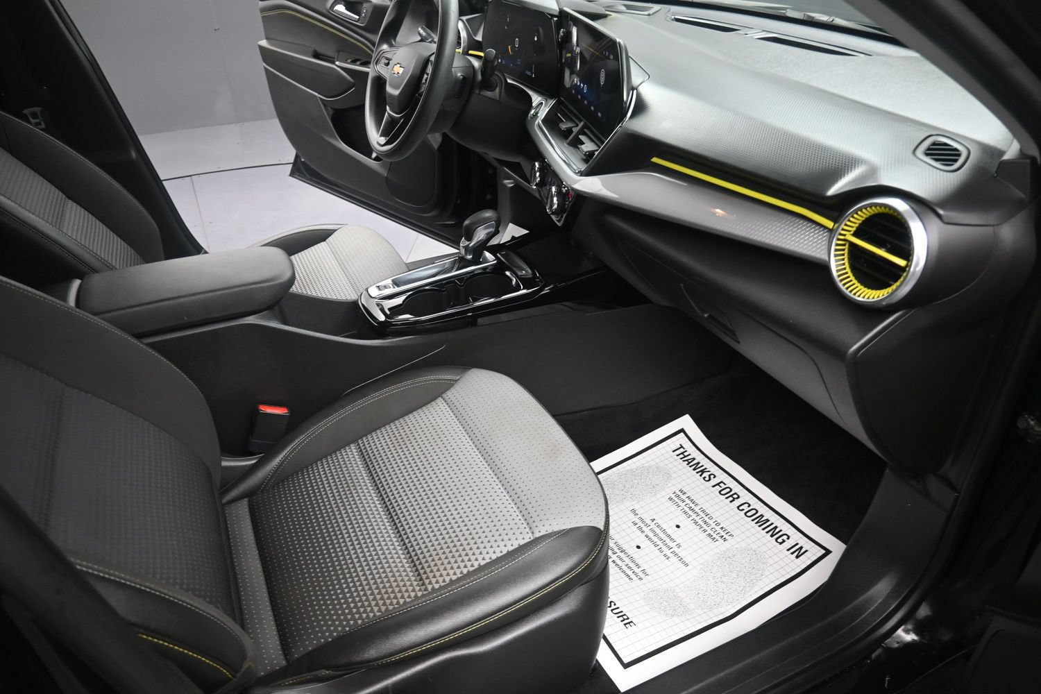 Used 2024 Chevrolet Trax LT FWD image 42