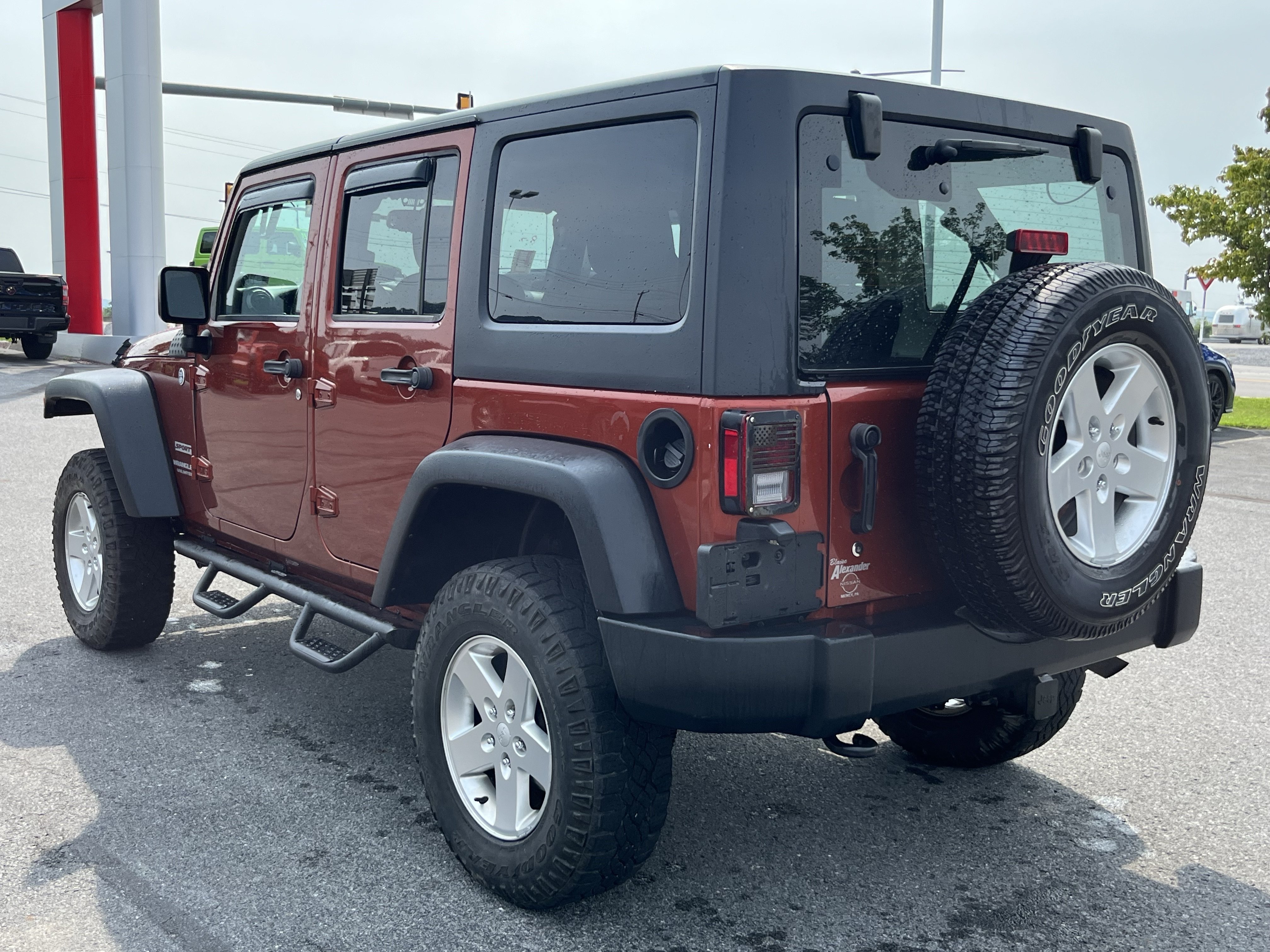 Used 2014 Jeep Wrangler Unlimited Sport w/ Quick Order Package 24S AWD/4WD image 8