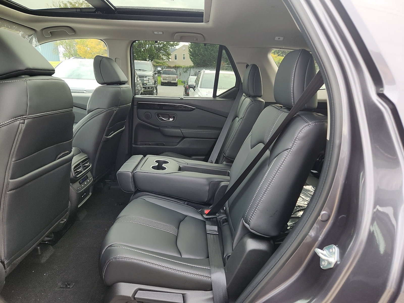 New 2025 Honda Pilot Touring image 6
