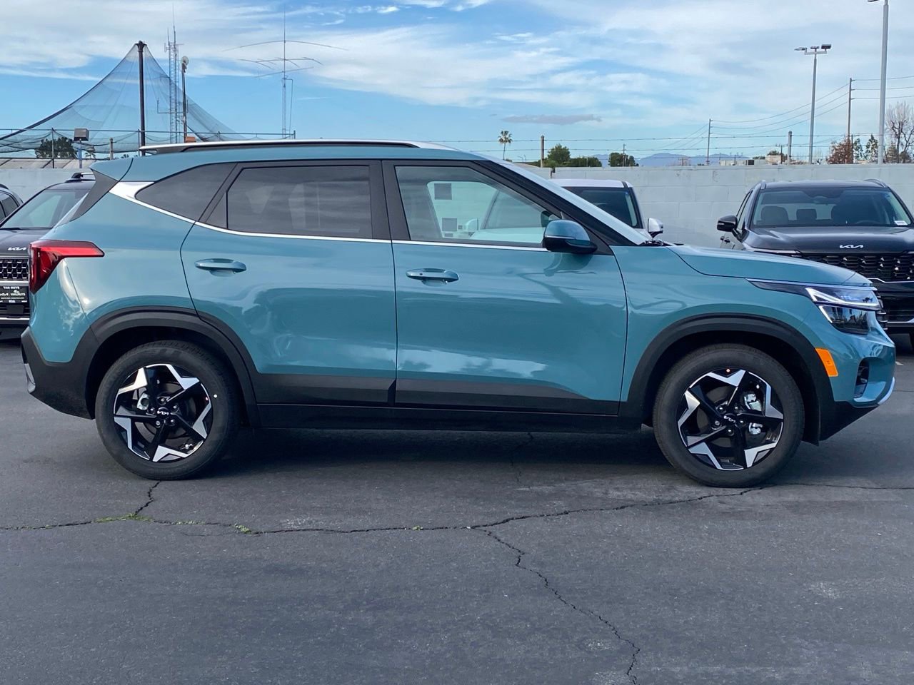 New 2026 Kia Seltos EX FWD image 2