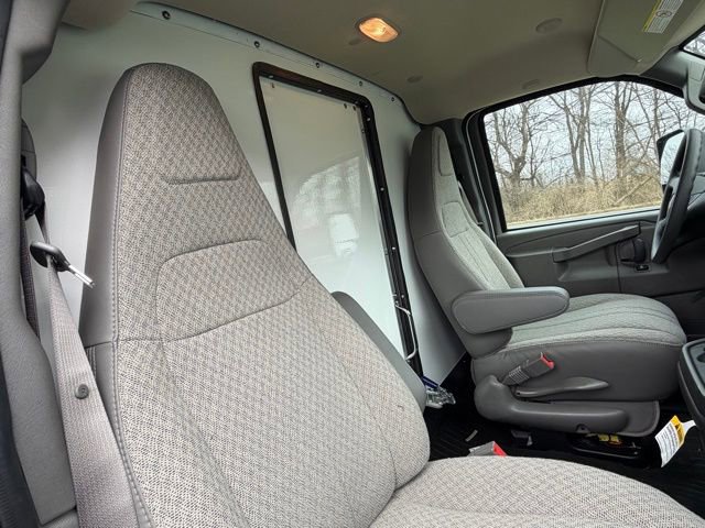 New 2026 Chevrolet Express 4500 Extended w/ Power Convenience Package RWD image 25