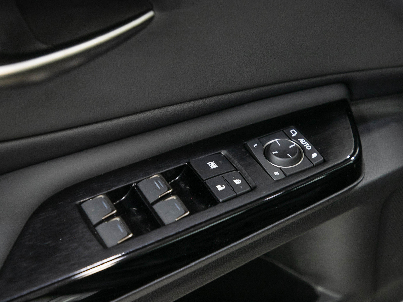 Used 2025 Lexus ES 300h FWD image 20