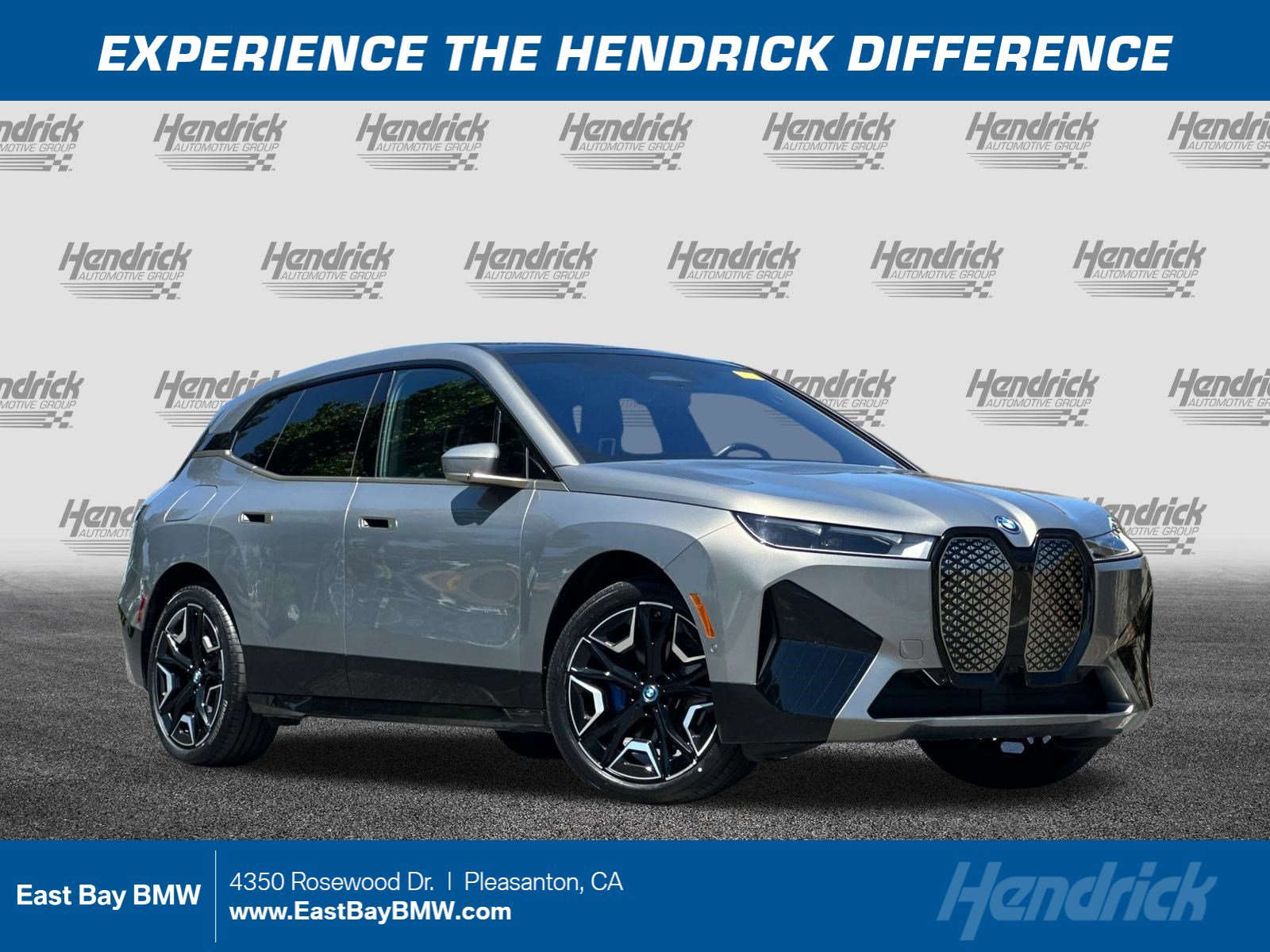 Used 2023 BMW iX xDrive50 w/ Sport Package AWD/4WD image 1