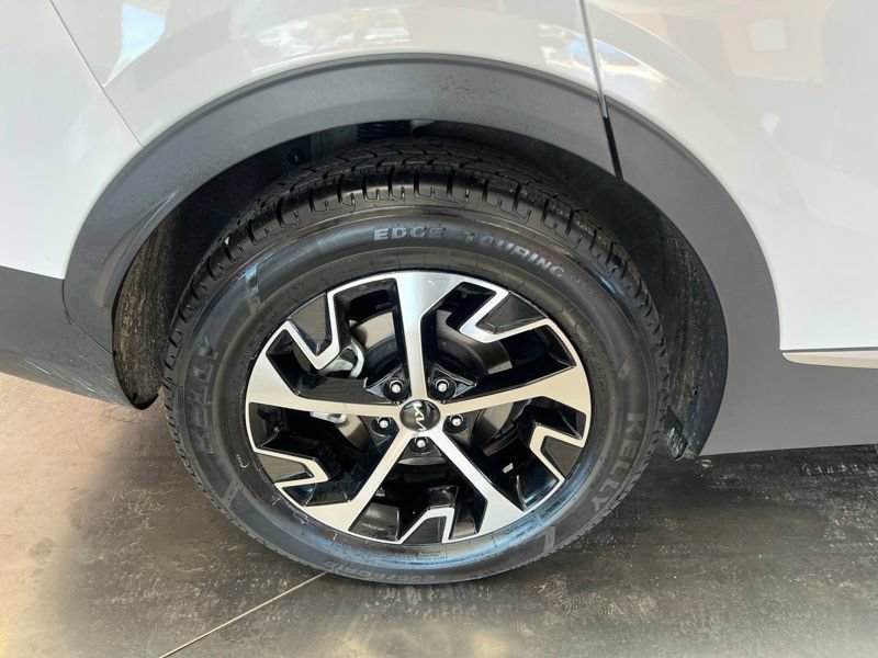 Certified 2024 Kia Sportage EX FWD image 9
