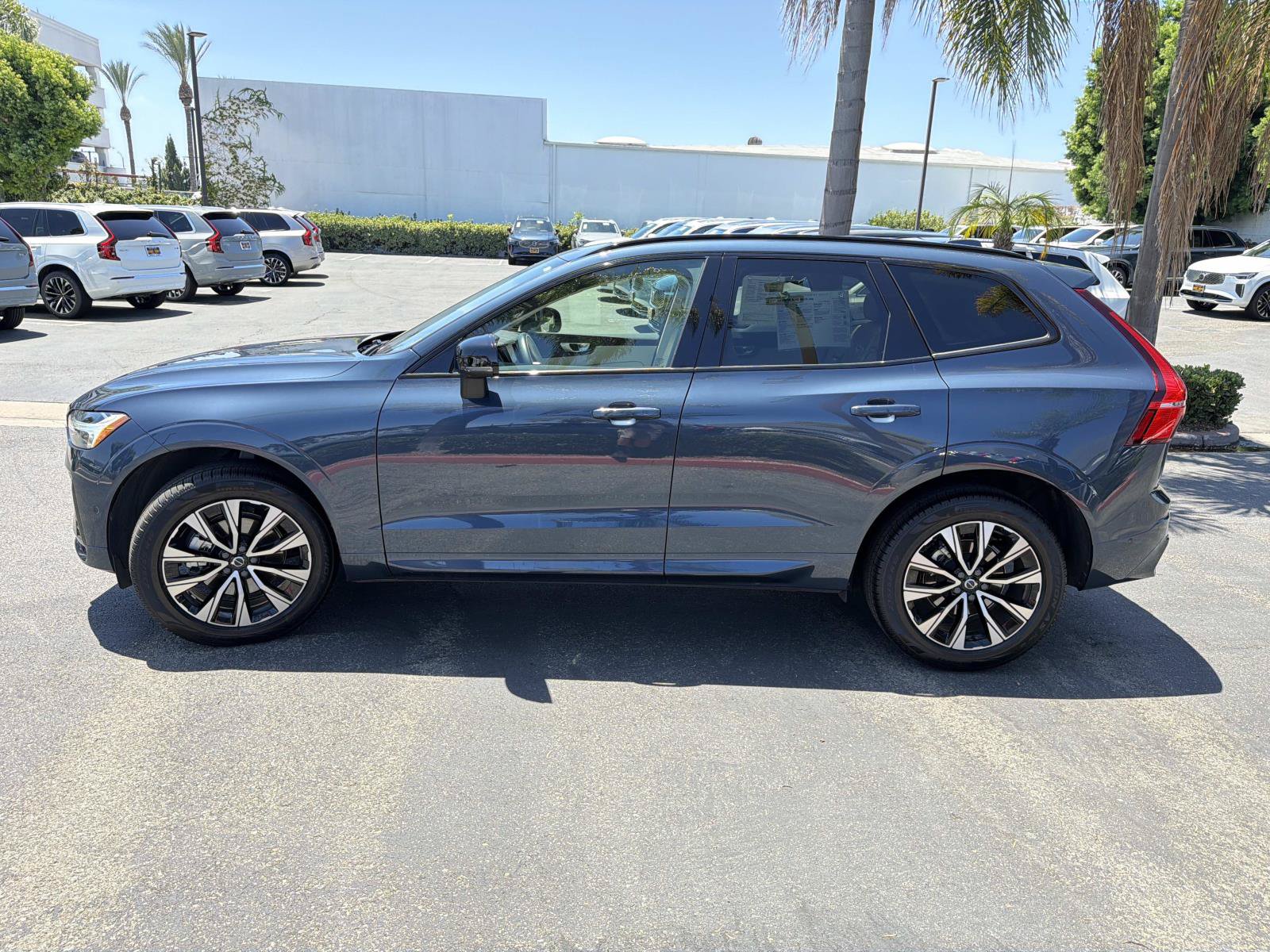 Certified 2024 Volvo XC60 B5 Plus AWD/4WD image 8
