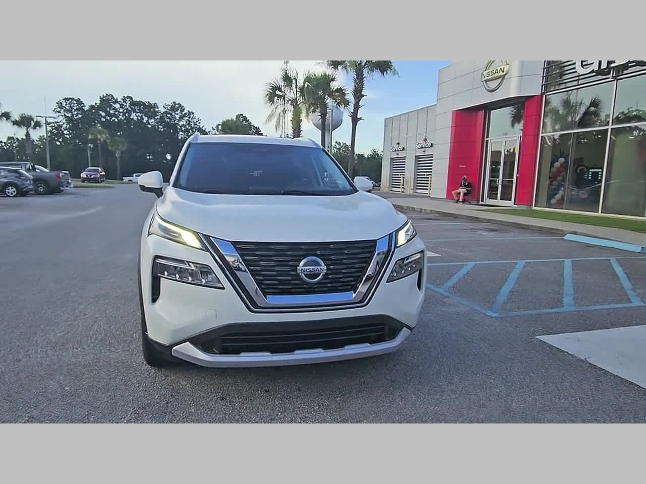 Used 2021 Nissan Rogue SV w/ Premium Package FWD image 18