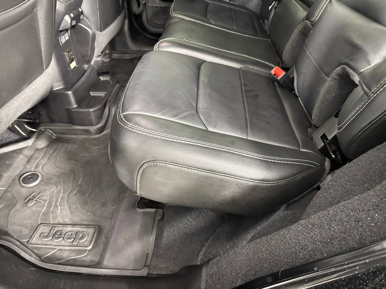 Used 2022 Jeep Wrangler Unlimited Sahara w/ Dual Top Group image 27