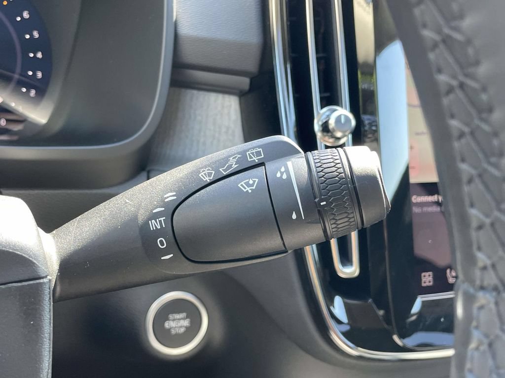 New 2026 Volvo XC40 B5 Ultra w/ Protection Package Premier AWD/4WD image 40