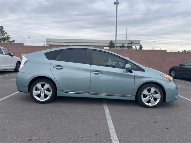 Used 2015 Toyota Prius Five image 2