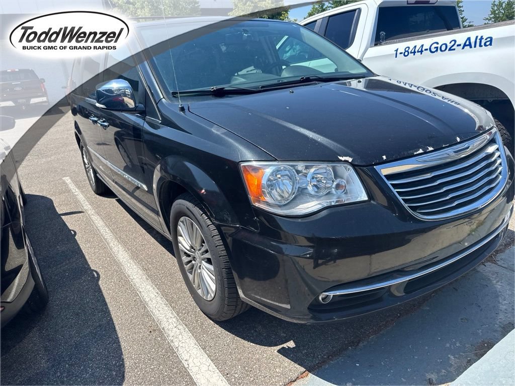 Used 2016 Chrysler Town & Country Touring-L w/ Driver Convenience Group