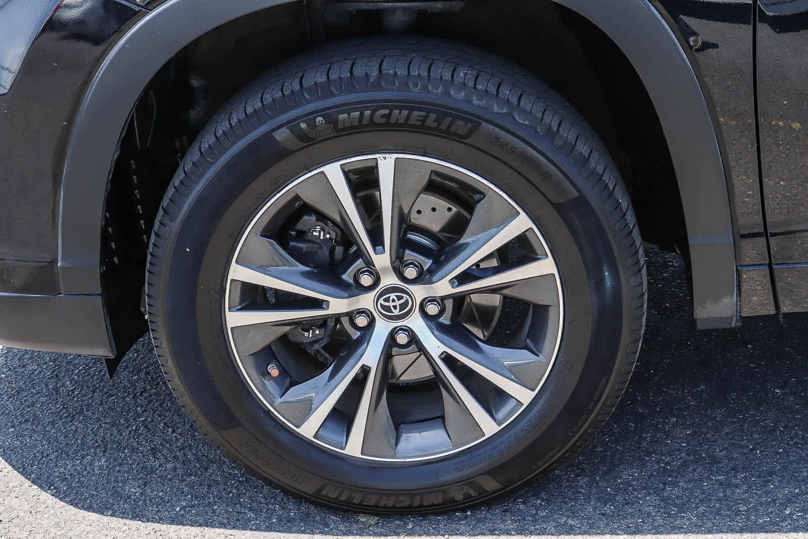 Used 2016 Toyota Highlander XLE FWD image 12
