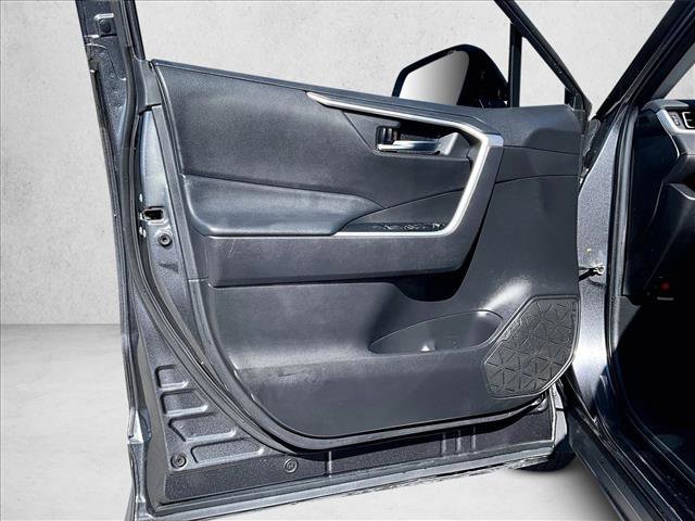 Used 2022 Toyota RAV4 XLE image 18