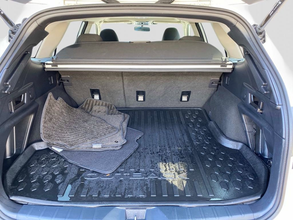 Used 2024 Subaru Outback Premium image 6