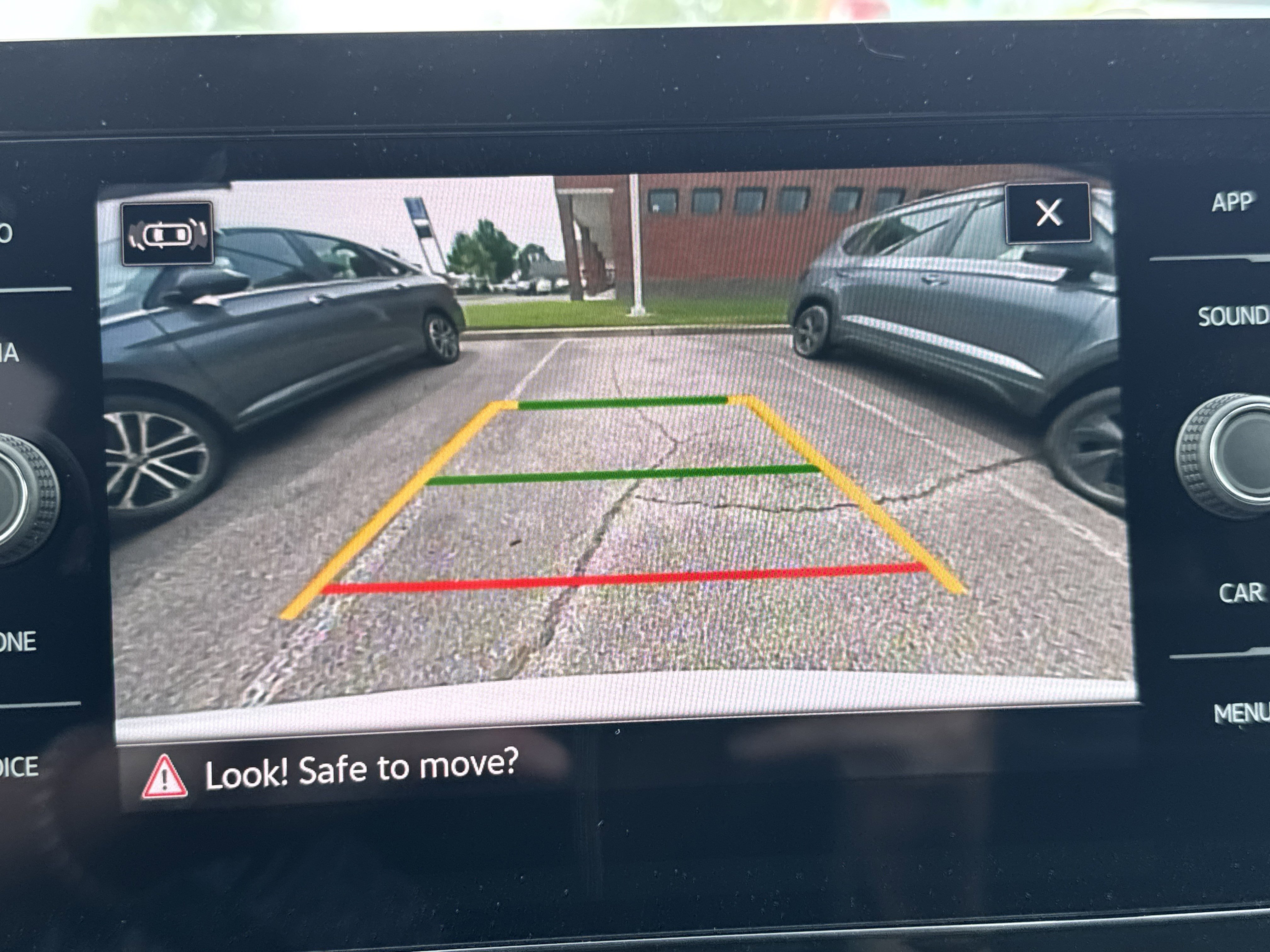 New 2025 Volkswagen Taos SE image 9