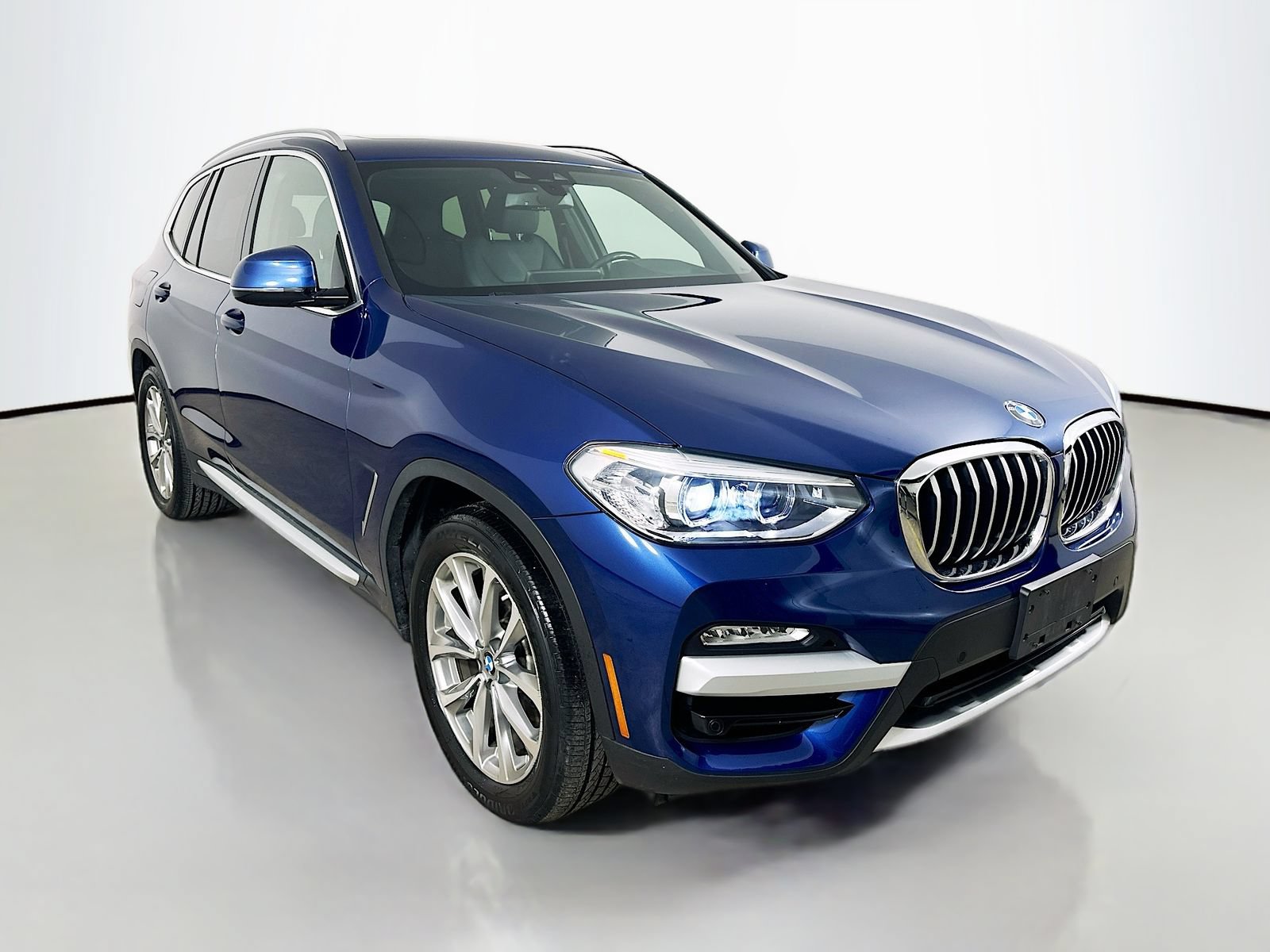 Used 2018 BMW X3 xDrive30i w/ Premium Package AWD/4WD image 3