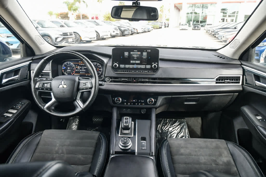Used 2023 Mitsubishi Outlander SE FWD image 12