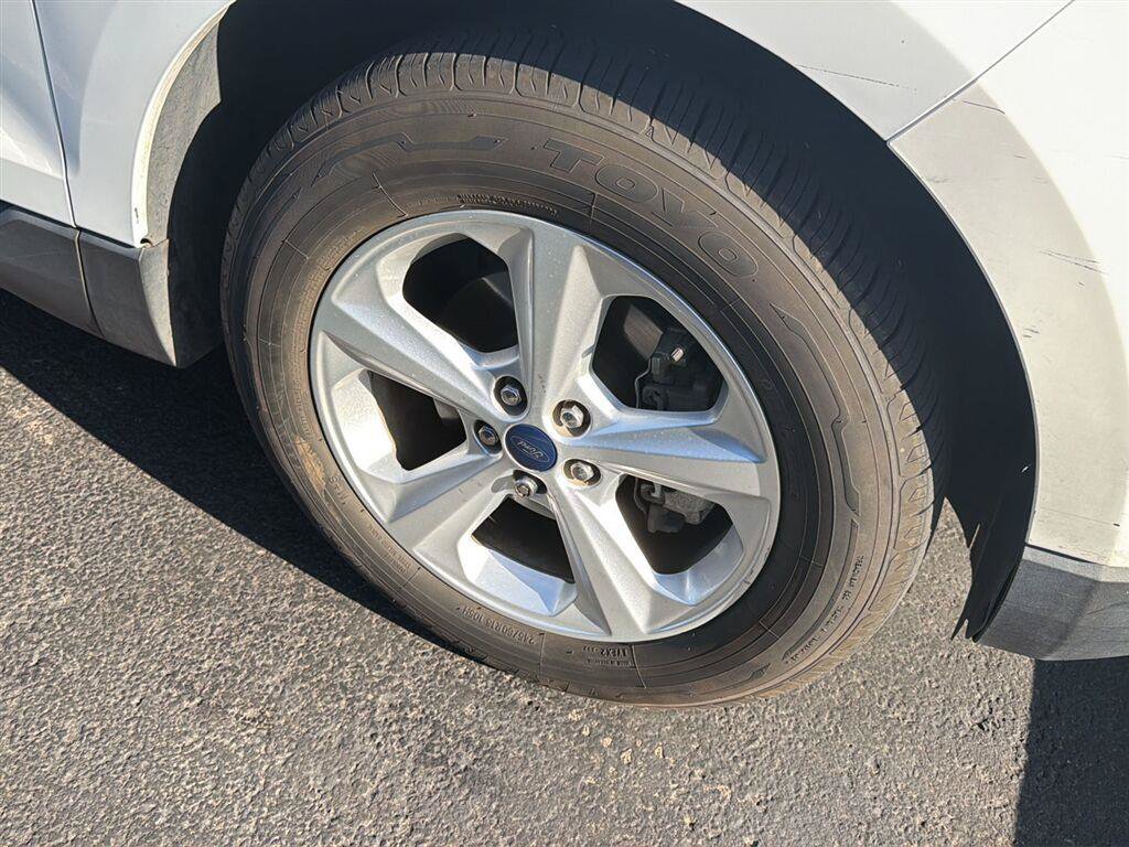 Used 2015 Ford Edge SE FWD image 27