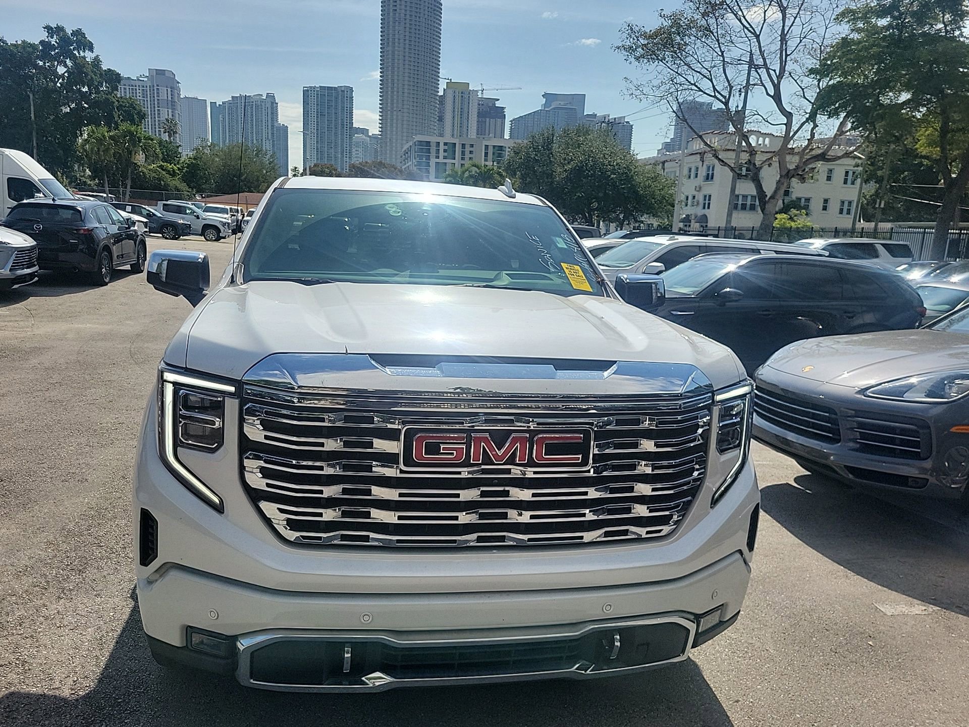 Used 2023 GMC Sierra 1500 Denali w/ Denali Reserve Package AWD/4WD image 4
