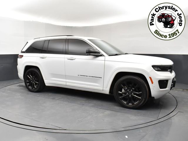 Used 2023 Jeep Grand Cherokee Overland w/ Adv Protech Group III AWD/4WD video 1