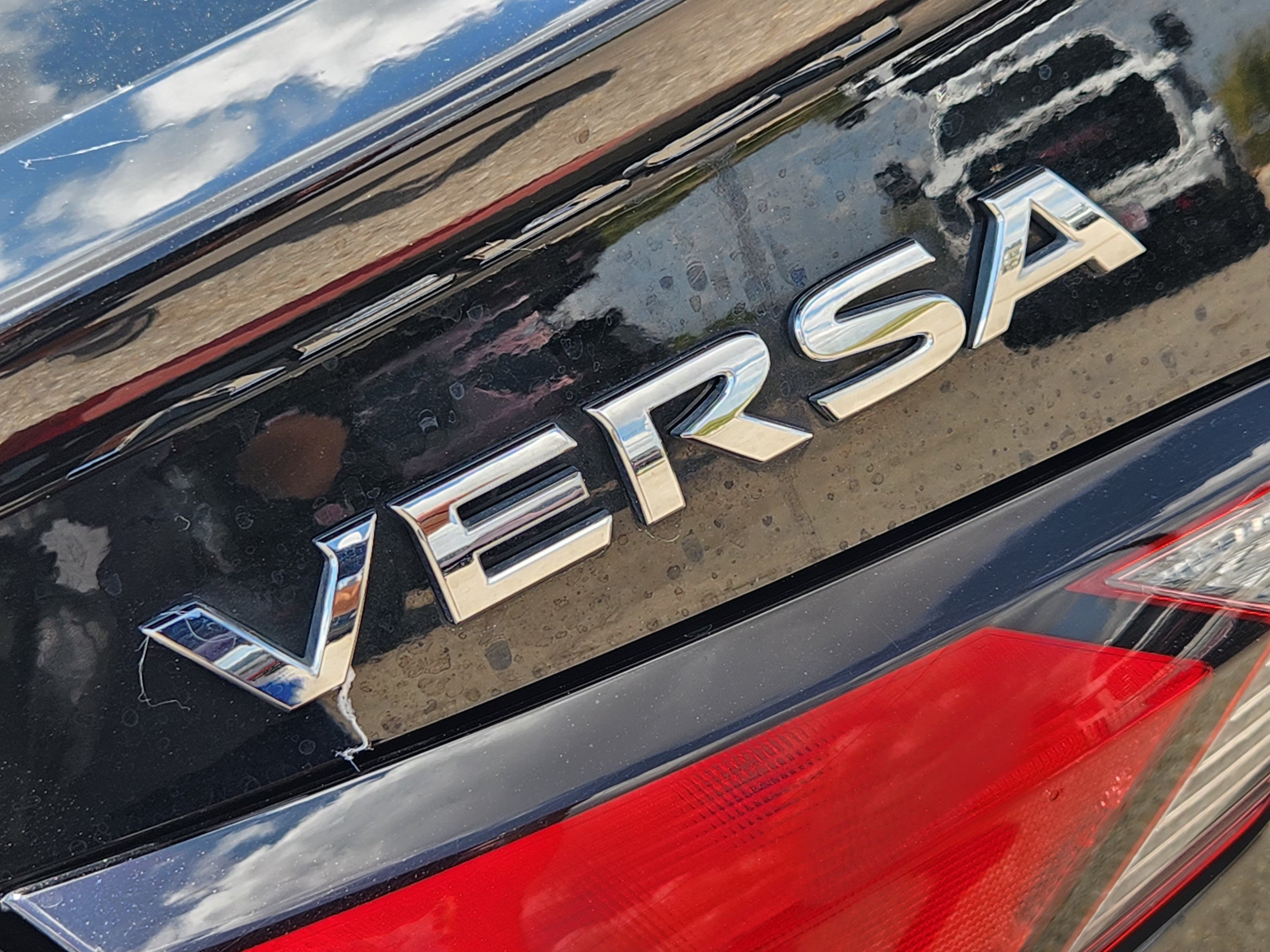 Used 2025 Nissan Versa SR w/ Trunk Package FWD image 12