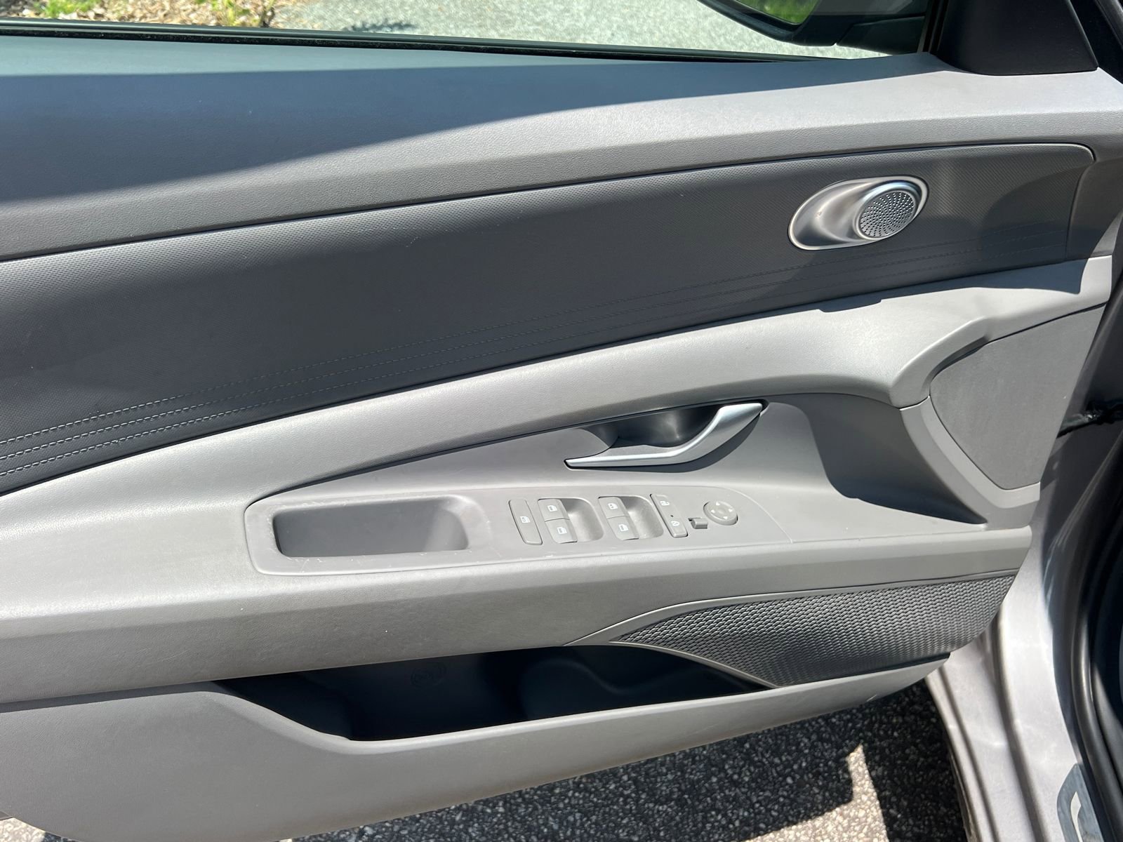 Used 2022 Hyundai Elantra SEL w/ Preferred Accessory Package FWD image 10