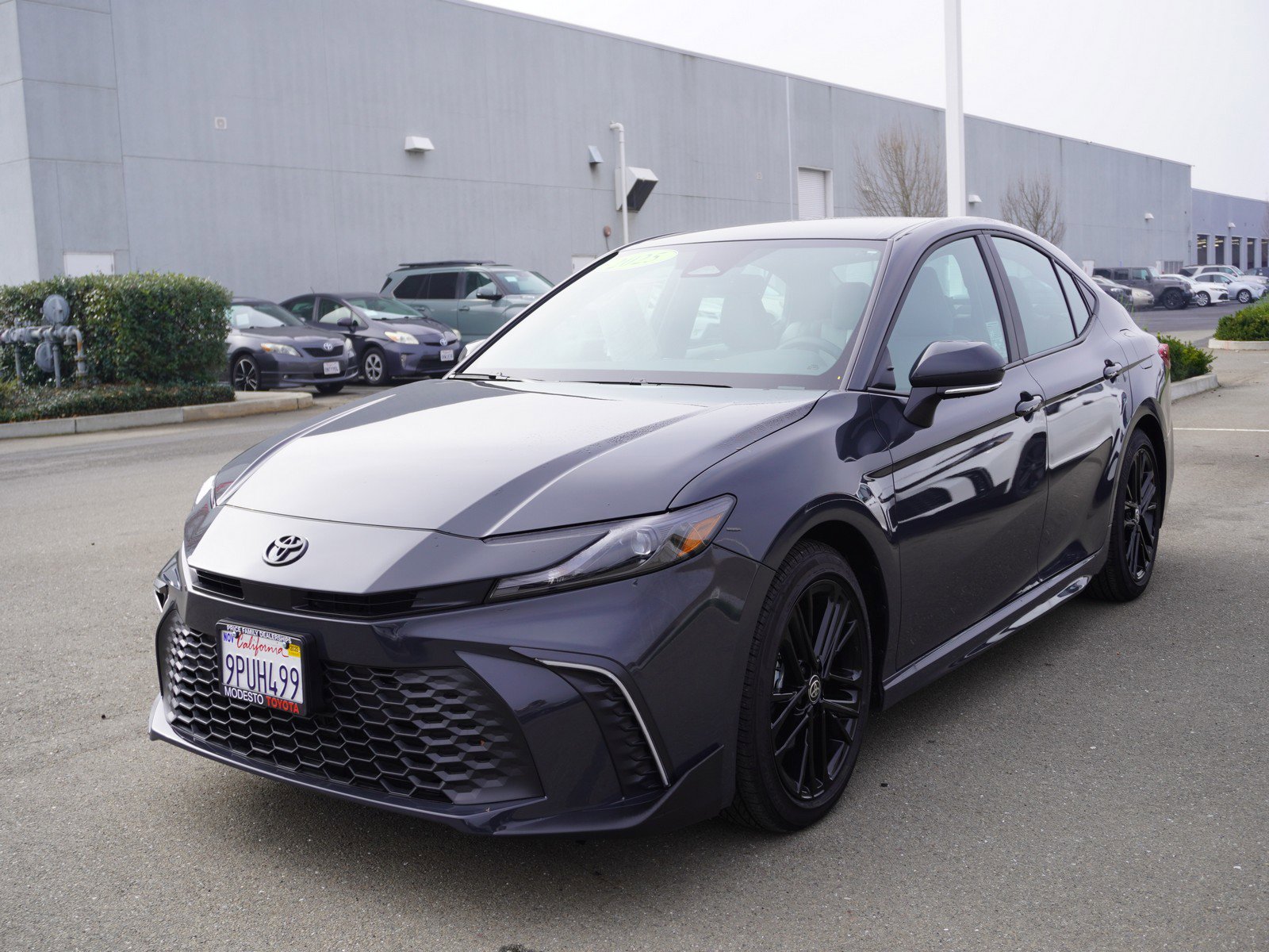 Used 2025 Toyota Camry SE image 7