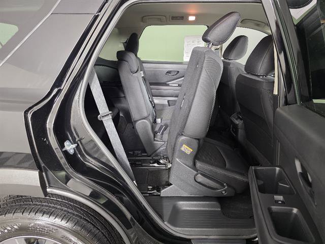 Used 2025 Nissan Pathfinder S w/ Cargo Package image 18