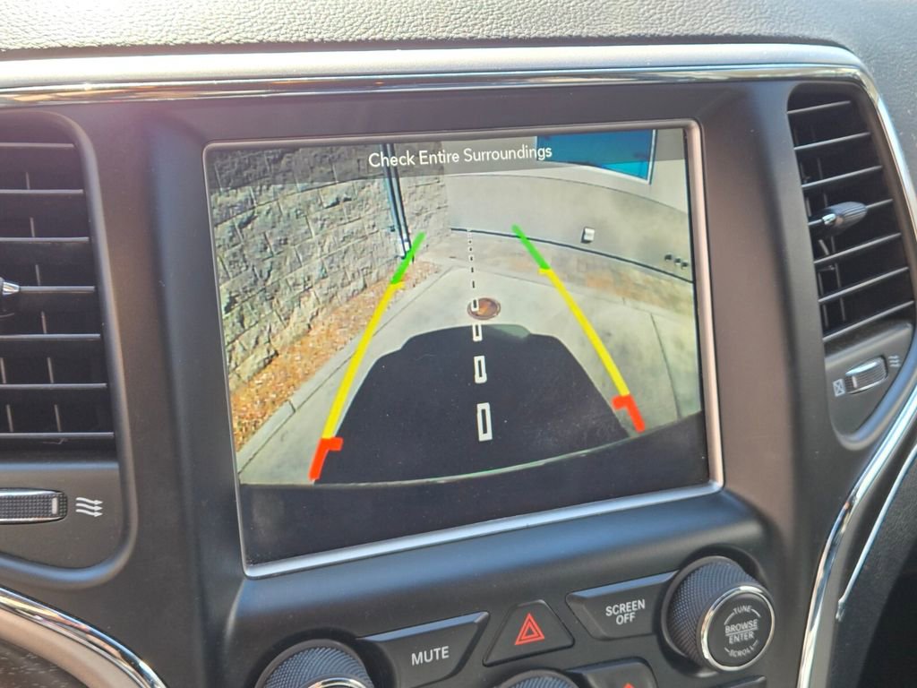 Used 2018 Jeep Grand Cherokee Limited image 11