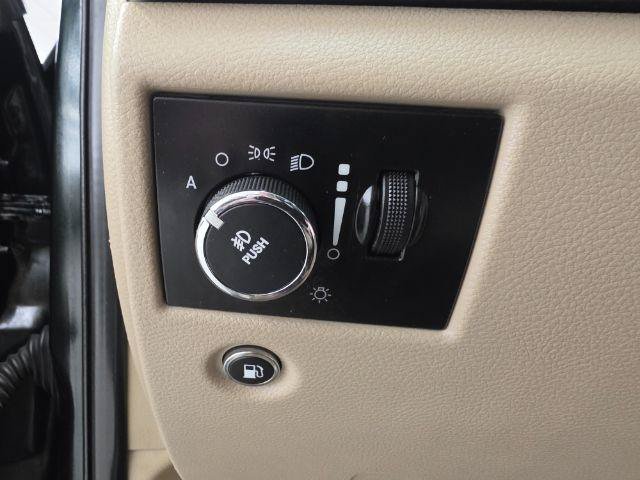 Used 2014 Jeep Grand Cherokee Overland w/ Advanced Technology Group AWD/4WD image 14