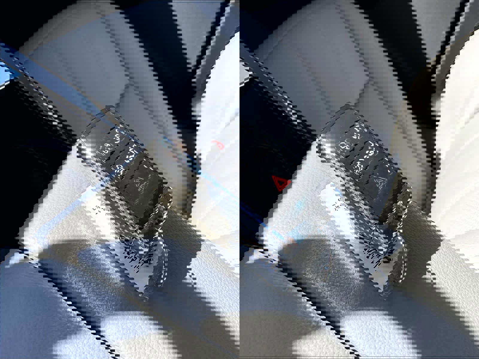 Used 2020 Land Rover Range Rover Evoque SE image 12