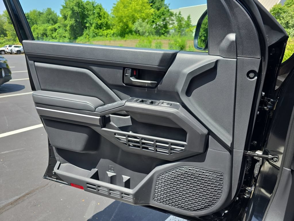 Used 2026 Toyota Tacoma SR5 AWD/4WD image 29