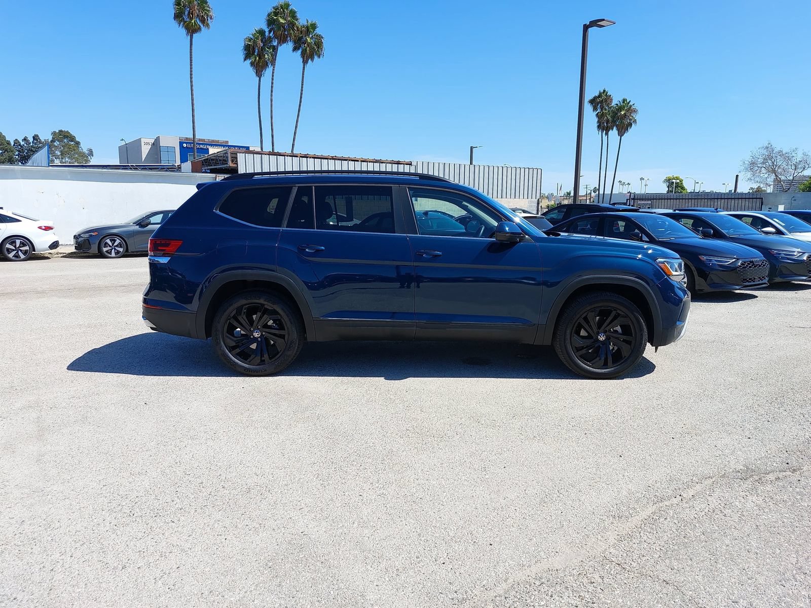 Used 2022 Volkswagen Atlas SE FWD image 4