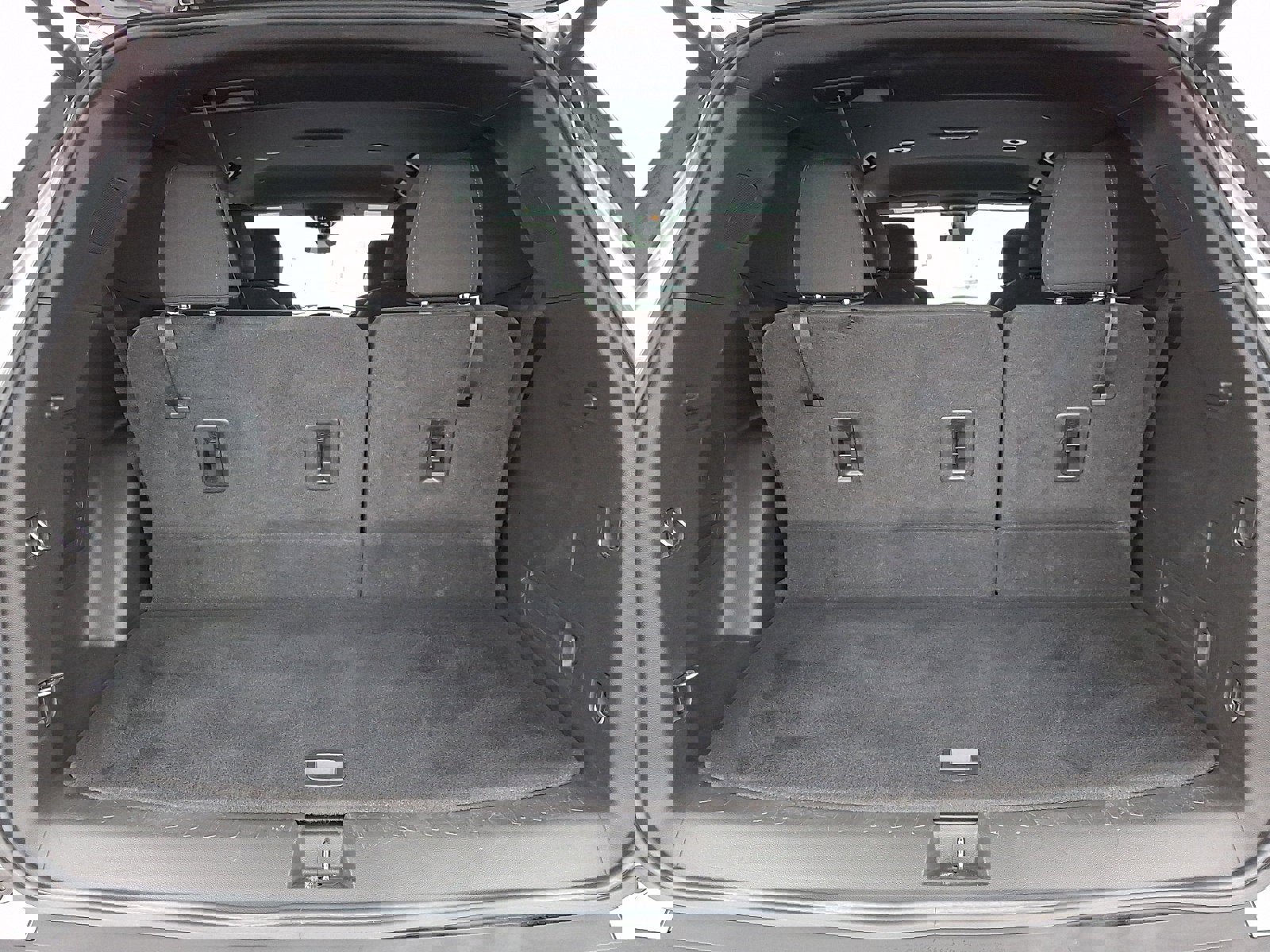 Used 2023 Chevrolet Traverse LT w/ Rear Camera Mirror Package image 30