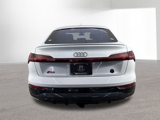 Used 2024 Audi Q8 e-tron Premium Plus image 32