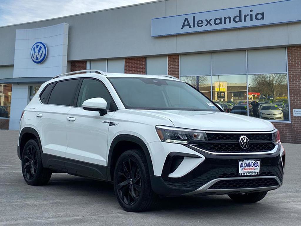 Certified 2023 Volkswagen Taos SE w/ Panoramic Sunroof Package image 1