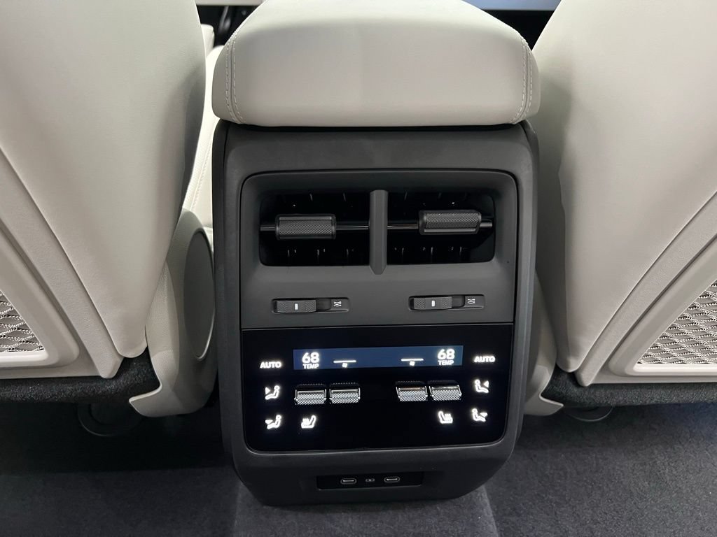New 2026 Porsche Macan 4 Electric AWD/4WD image 17