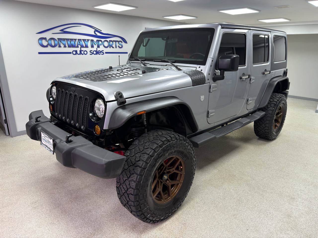 Used 2018 Jeep Wrangler Unlimited Sport AWD/4WD image 2