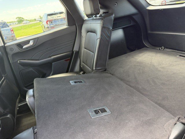 Used 2022 Ford Escape SEL w/ Technology Package FWD image 29