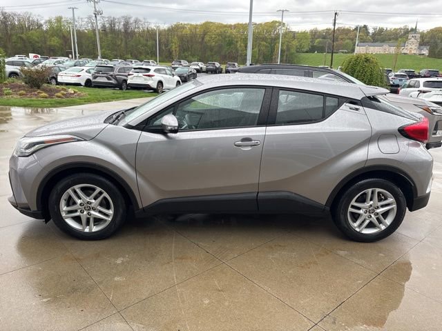 Used 2020 Toyota C-HR LE FWD image 4
