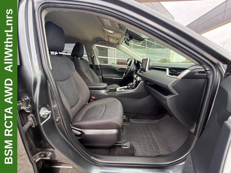 Used 2023 Toyota RAV4 LE AWD/4WD image 10