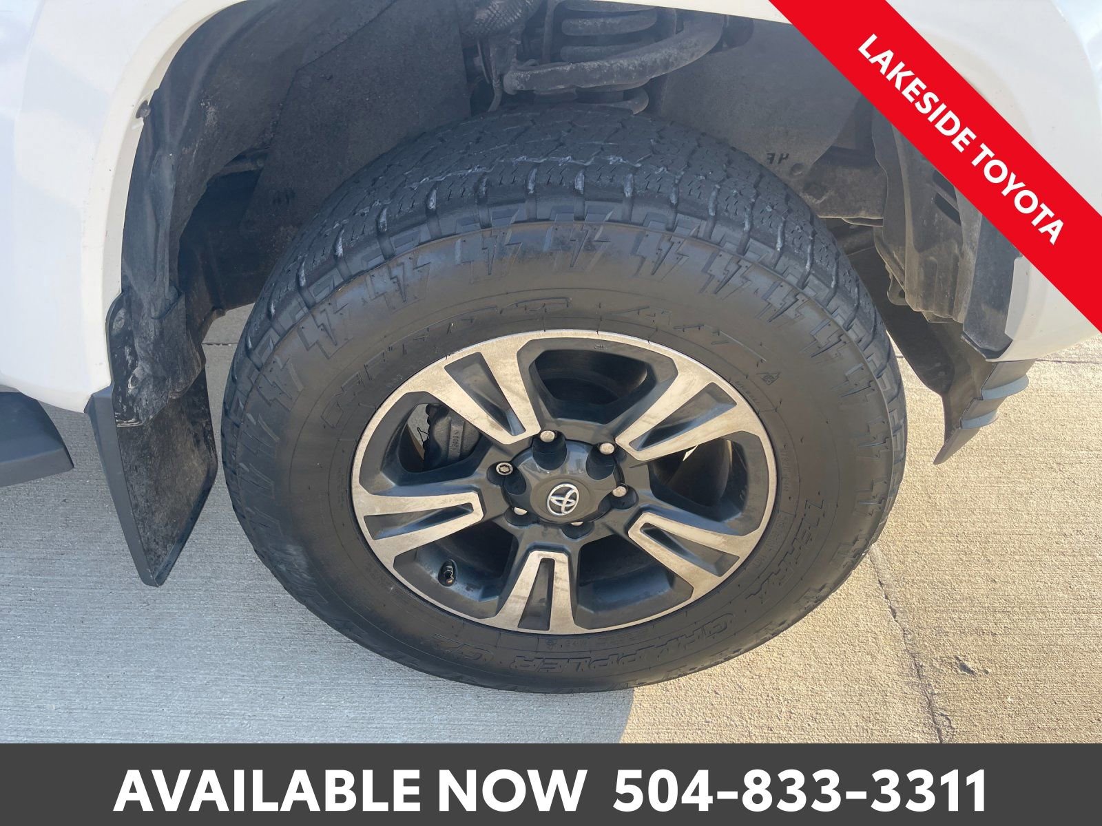 Used 2018 Toyota Tacoma TRD Sport image 13