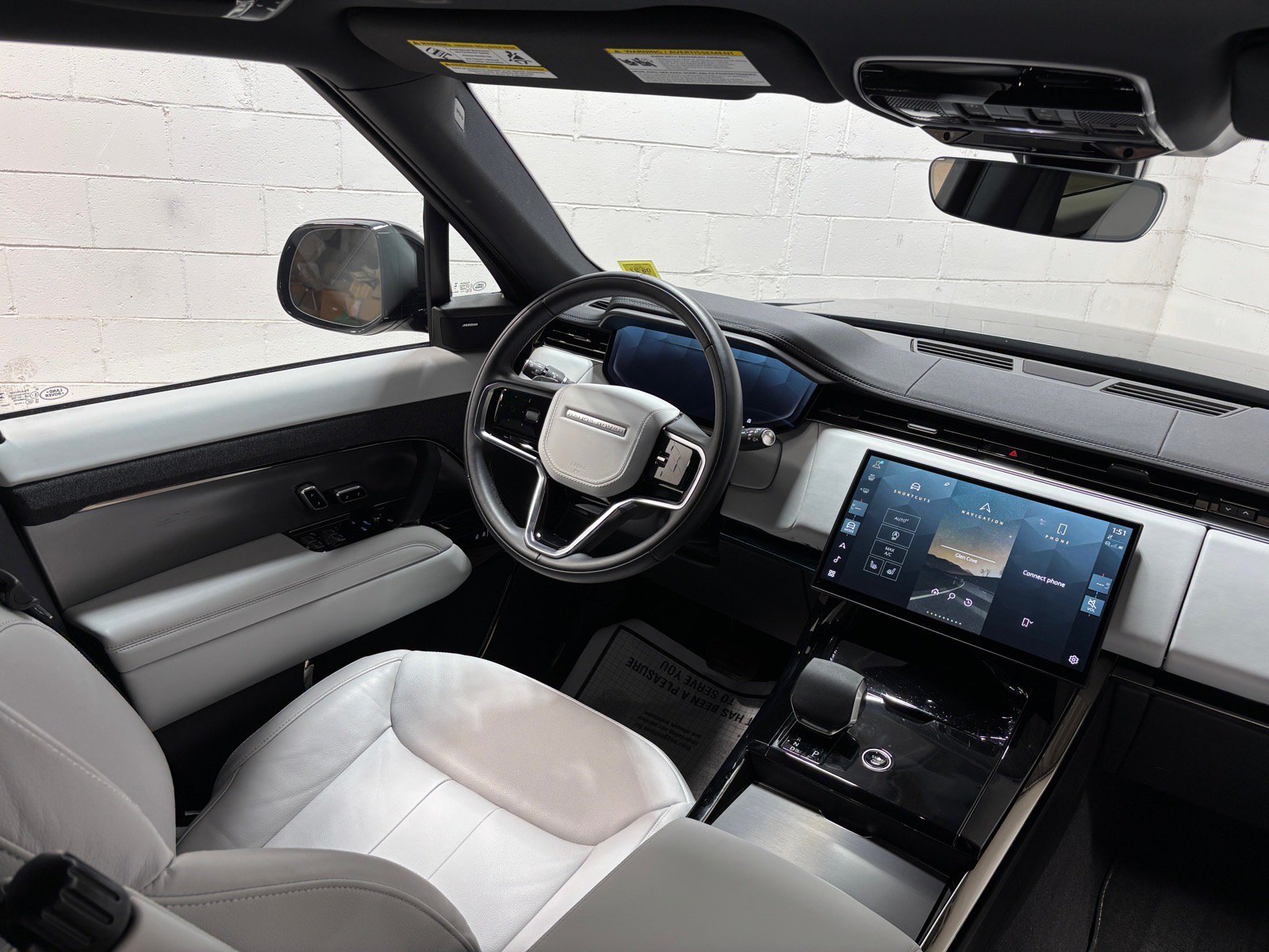 Used 2025 Land Rover Range Rover Sport AWD/4WD image 34