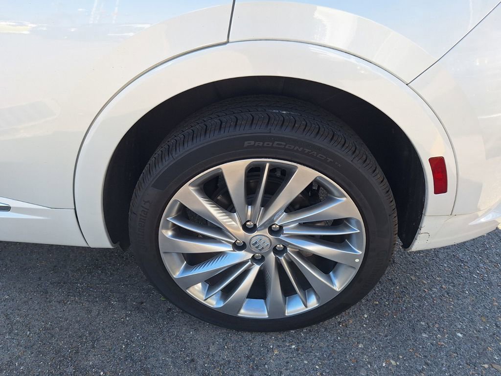 Used 2024 Buick Envision Avenir image 24