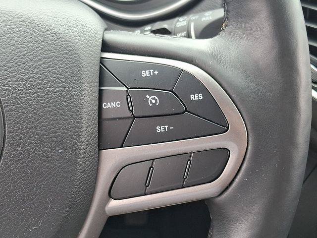 Certified 2019 Jeep Cherokee Latitude w/ Cold Weather Group AWD/4WD image 23