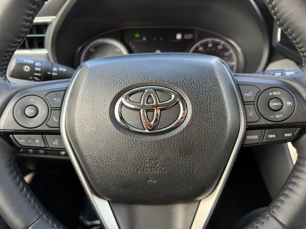 Used 2022 Toyota Venza Limited w/ Advanced Technology Package image 22