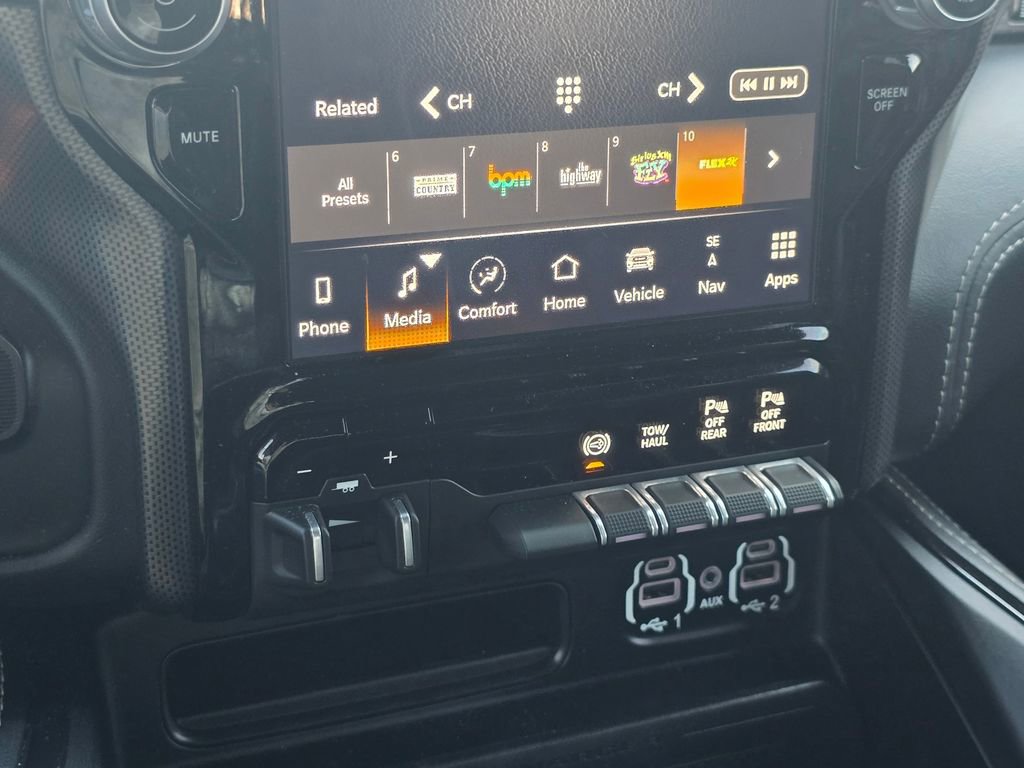 Used 2024 RAM 2500 Limited image 32