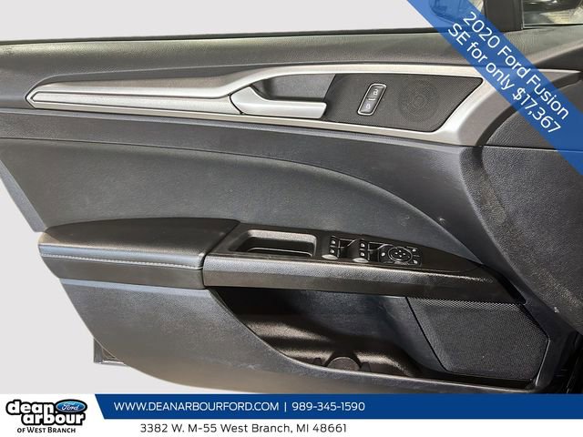 Used 2020 Ford Fusion SE image 12