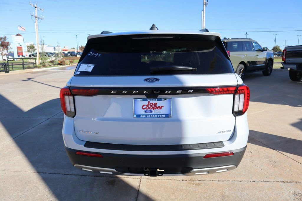 New 2026 Ford Explorer Active w/ Active Comfort Package image 24