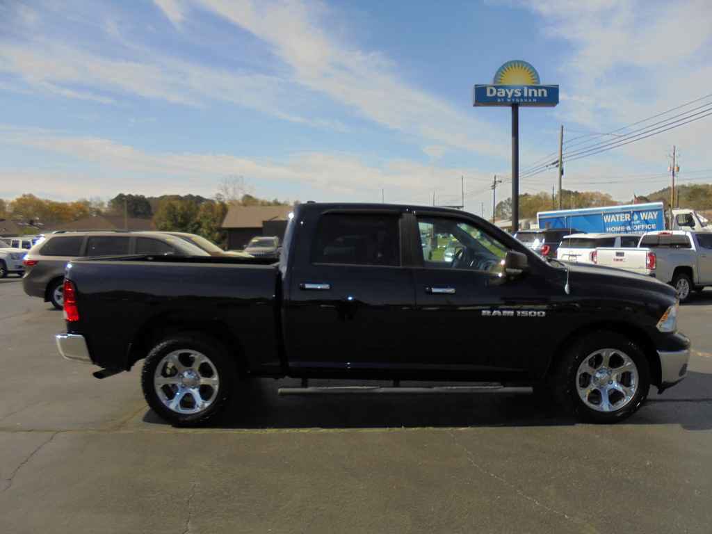 Used 2012 RAM 1500 Classic SLT w/ Luxury Group AWD/4WD image 2