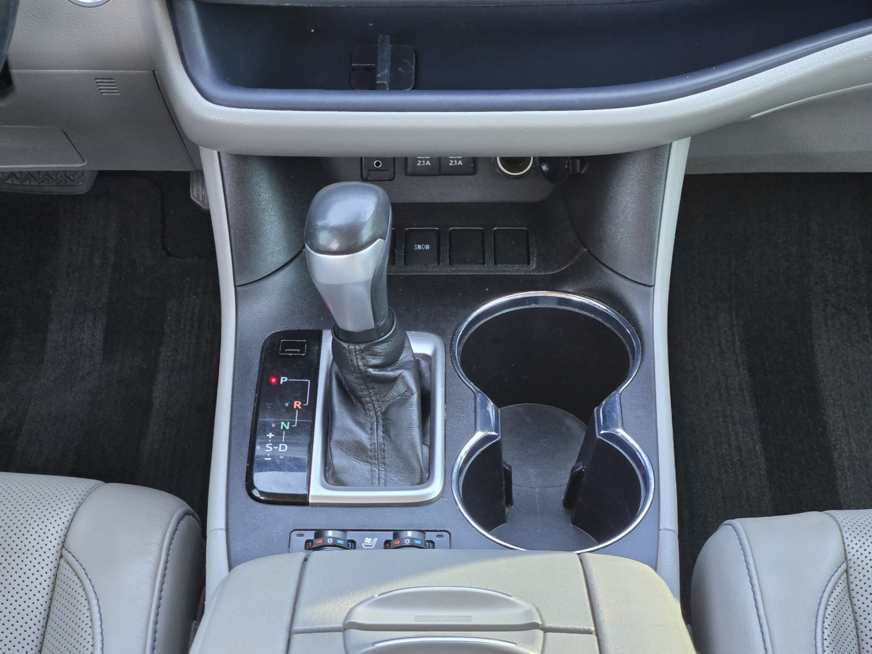 Used 2018 Toyota Highlander Limited FWD image 14